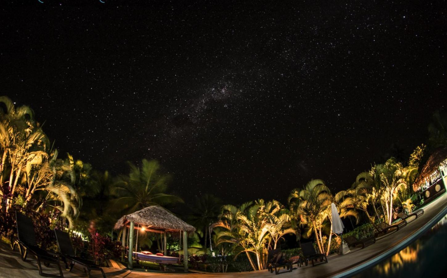 Waidroka Bay Resort Deuba Екстер'єр фото